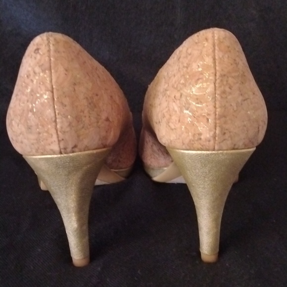 Bandolino gold peep toe pump - Picture 6 of 9